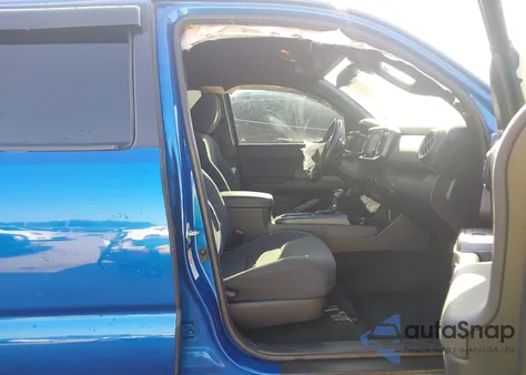 2018 Toyota Tacoma Double Cab/Sr5/Trd Sport z USA, uszkodzony, nr VIN 3TMBZ5DN7JM013733